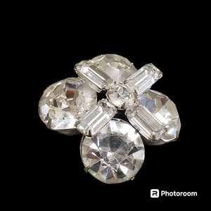 Kramer of New York signed vintage Brooch